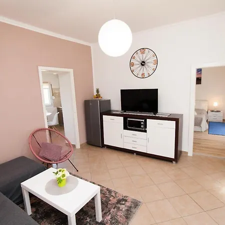 With Two Sleeping Rooms, Pets Willkommen Tatil Evi