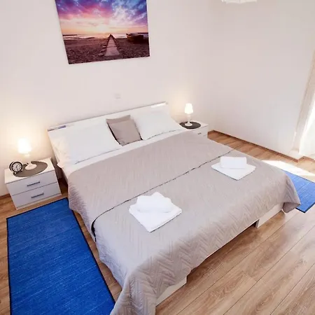 With Two Sleeping Rooms, Pets Willkommen Tatil Evi *