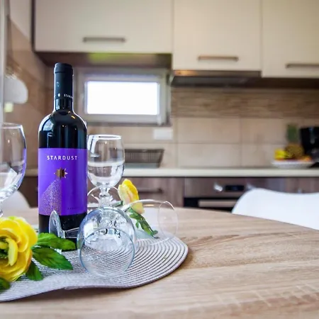 With Two Sleeping Rooms, Pets Willkommen Tatil Evi Pula